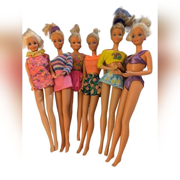 Vintage Large lot of 80s/90s Barbies and accessories - Picture 10 of 11